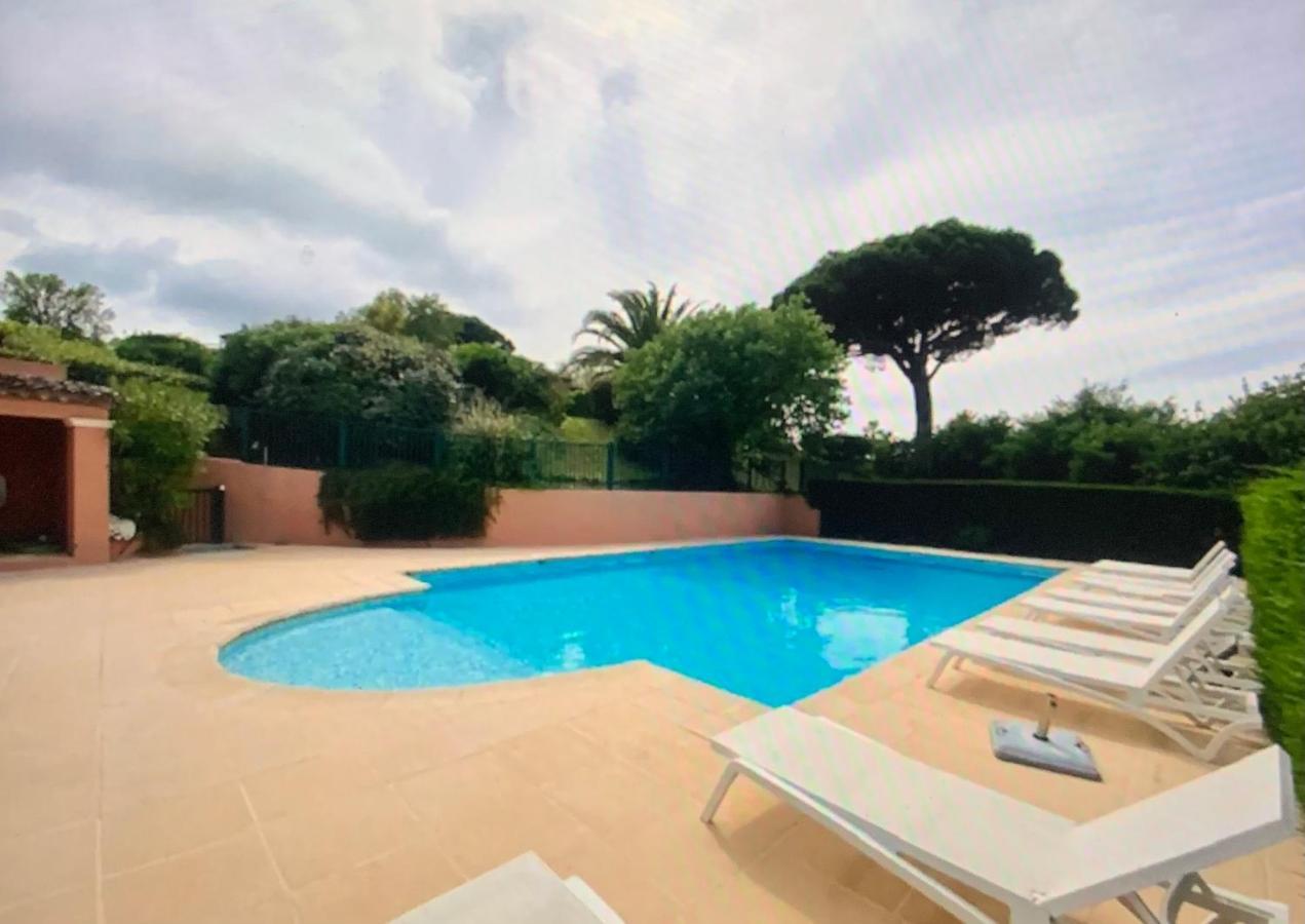 Villa Vue Mer Donnant Sur Le Golfe De St Tropez, 2 Chambres, 6 Pers, Piscine Commune Saint-Tropez Exterior foto